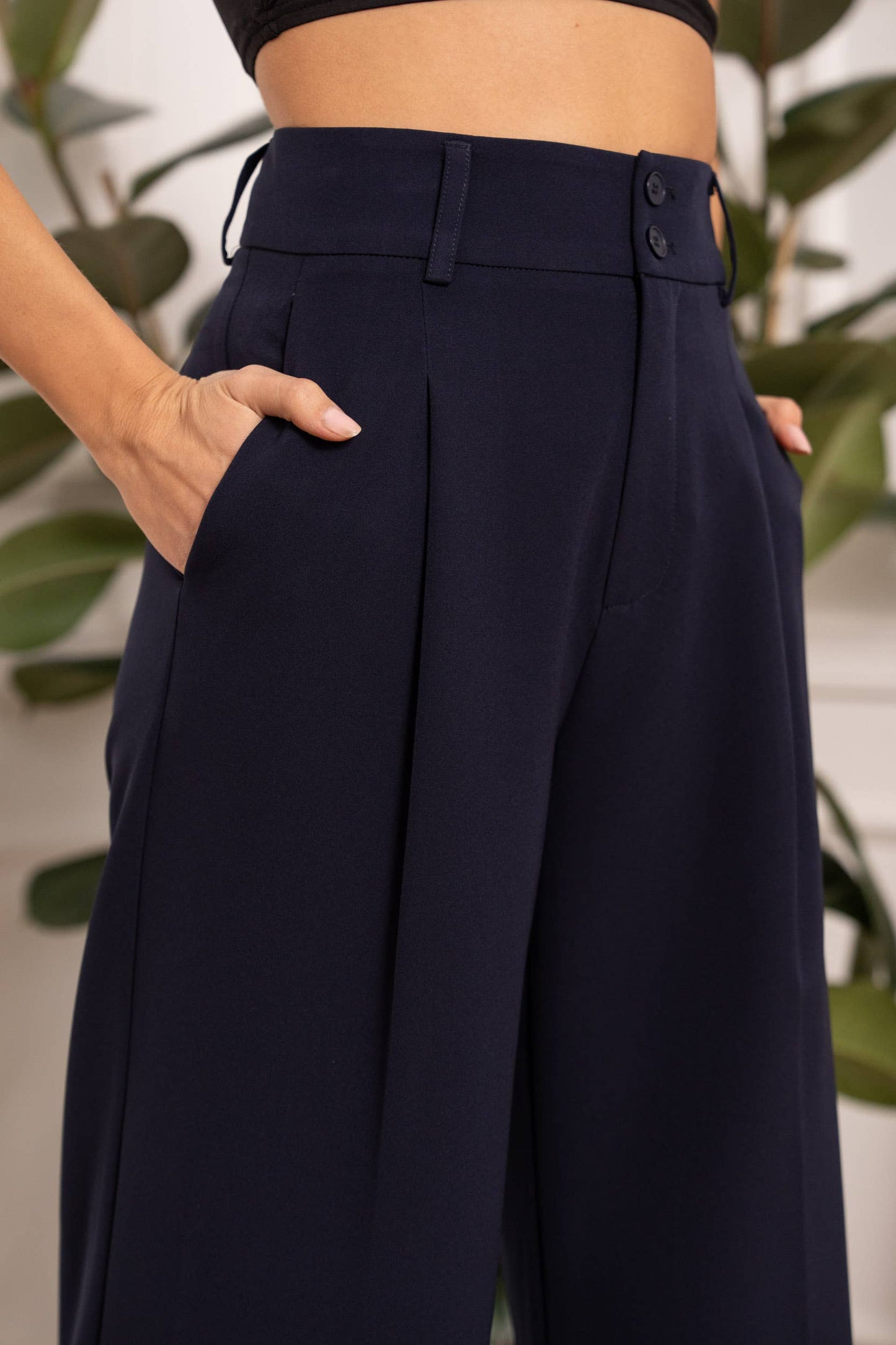 Alvéra – Hose weit geschnitten mit doppelter Knopfleiste