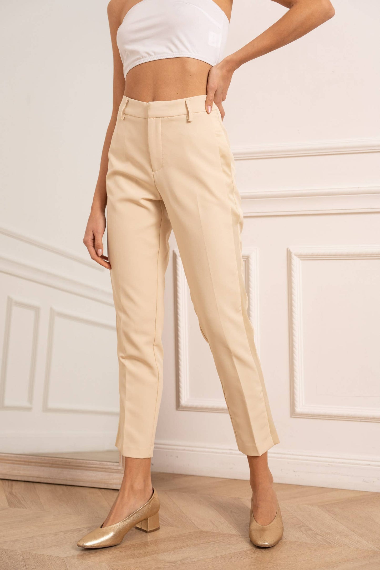 Céleste – Hose Zigarettenschnitt mit Satindetail
