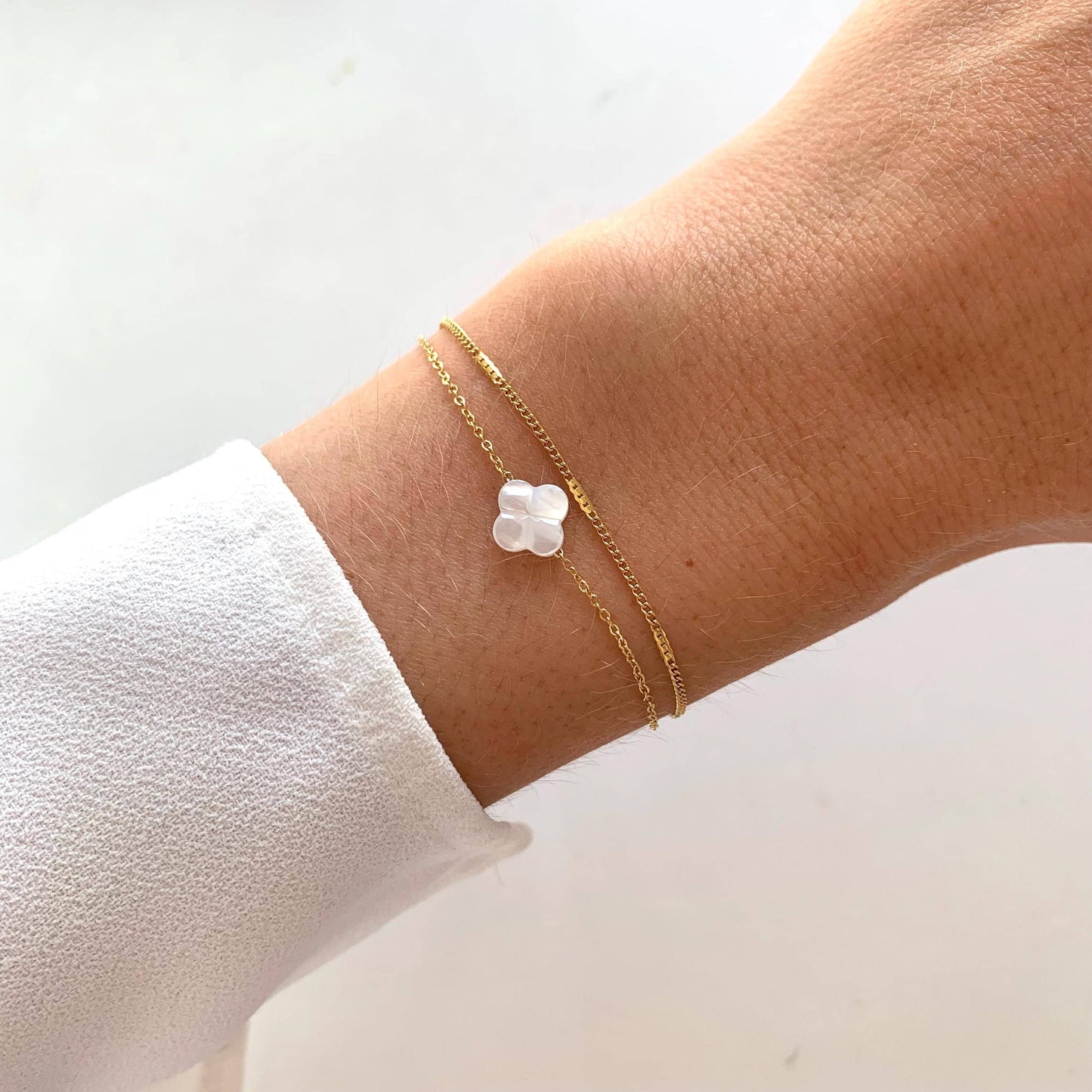 Pure Luck – Edelstahlarmband mit Perlmutt-Kleeblatt