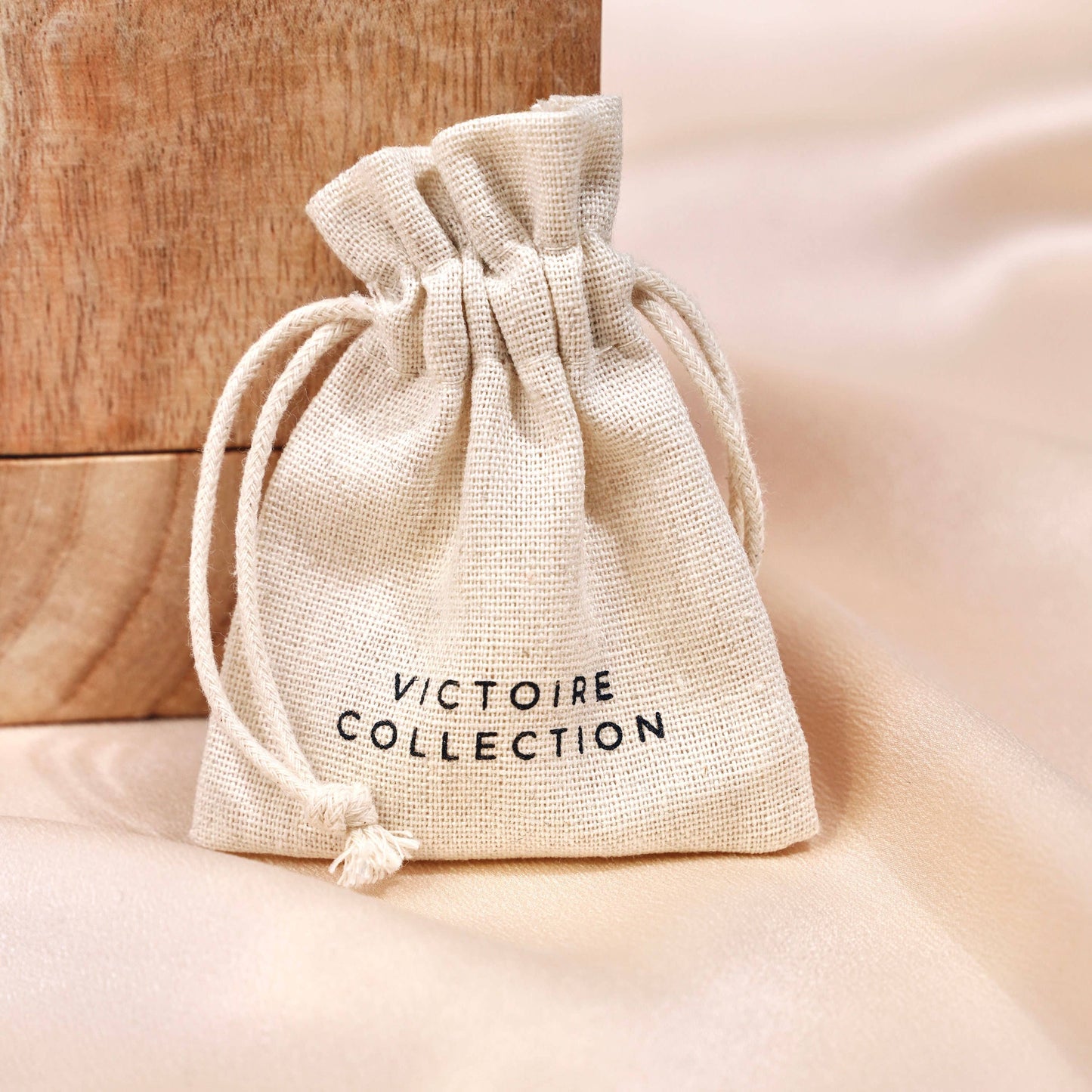 Charm Clover – Halskette mit Perlmutt-Kleeblättern